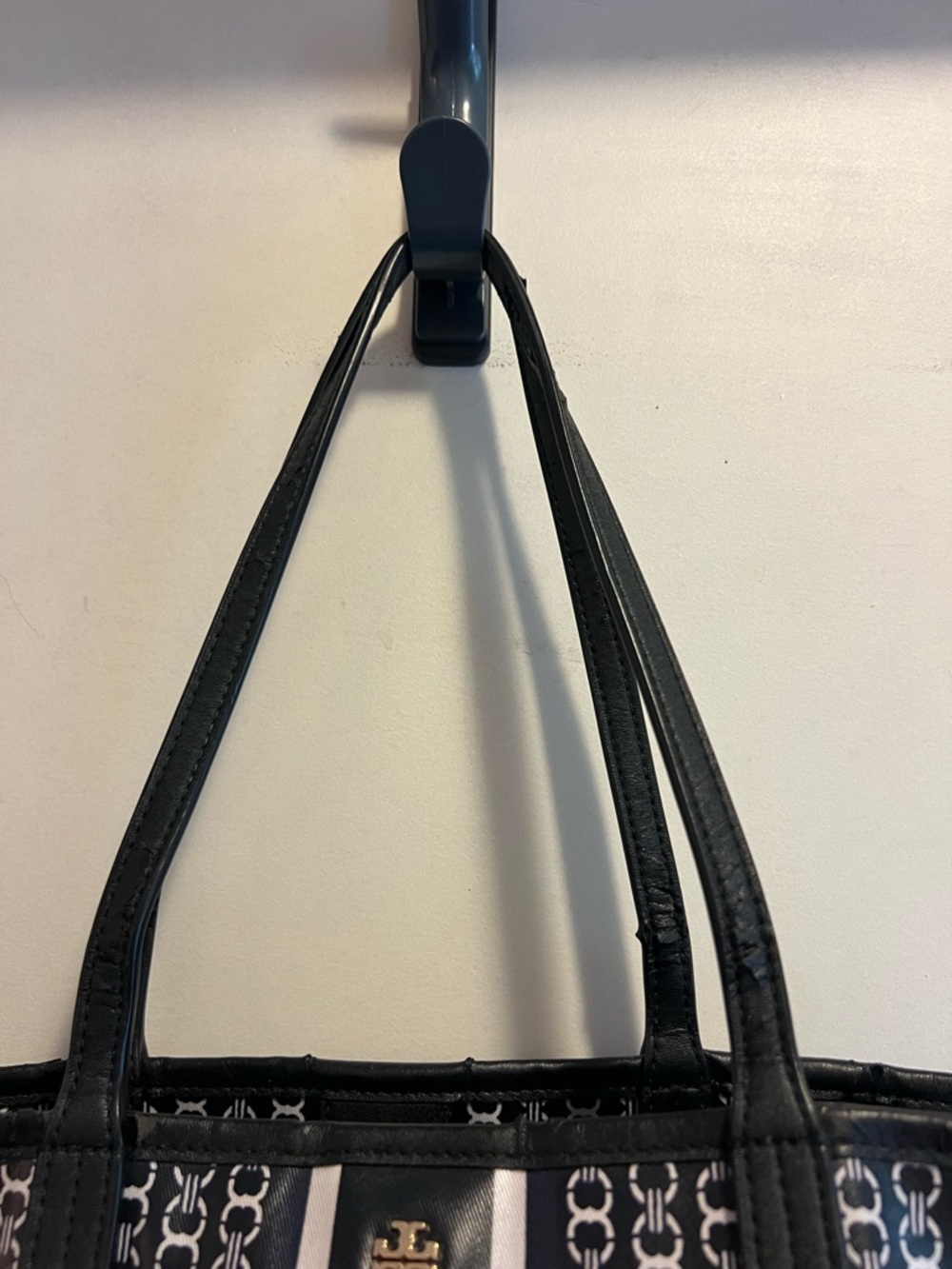 Tory Burch Black Gemini Link Tote ๐๐ - Picture 7 of 16